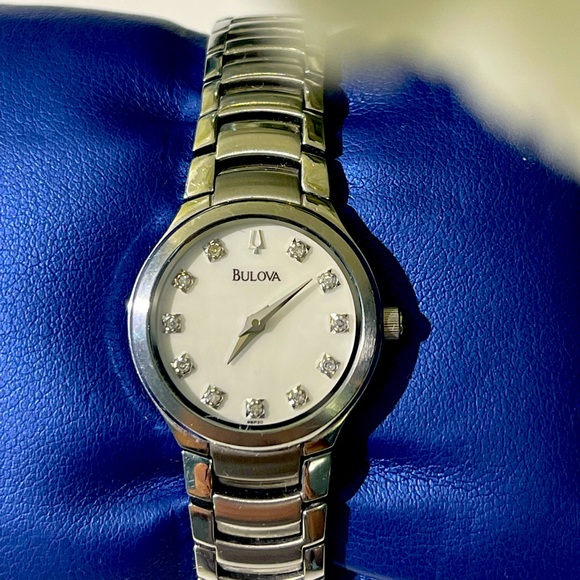 Bulova Stanley steel with diamonds - Picture 6 of 9